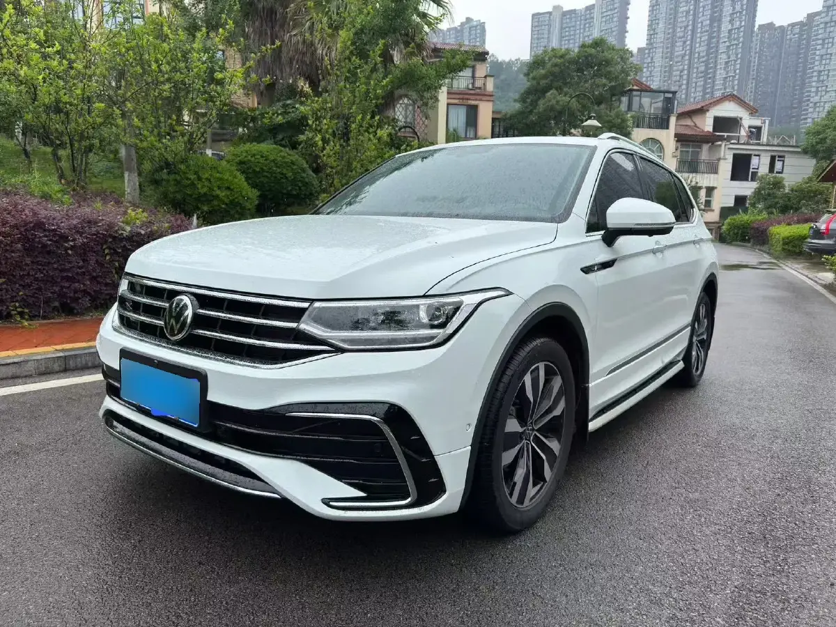 2024 Volkswagen Tiguan L 2.0T 220HP L4 7DCT