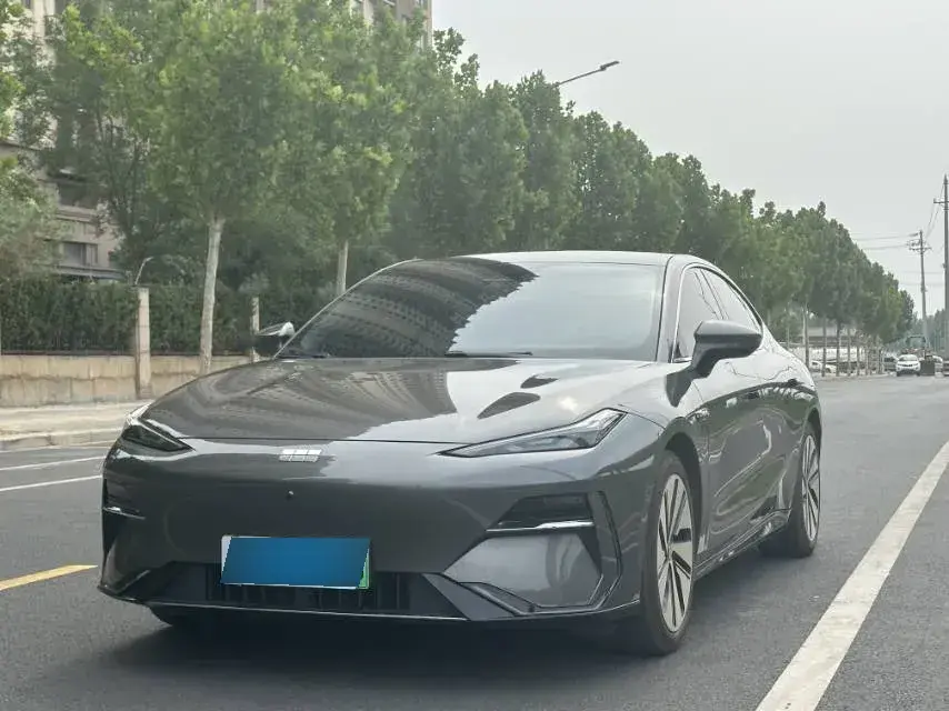 2024 Geely Galaxy E8 BEV 76KWH