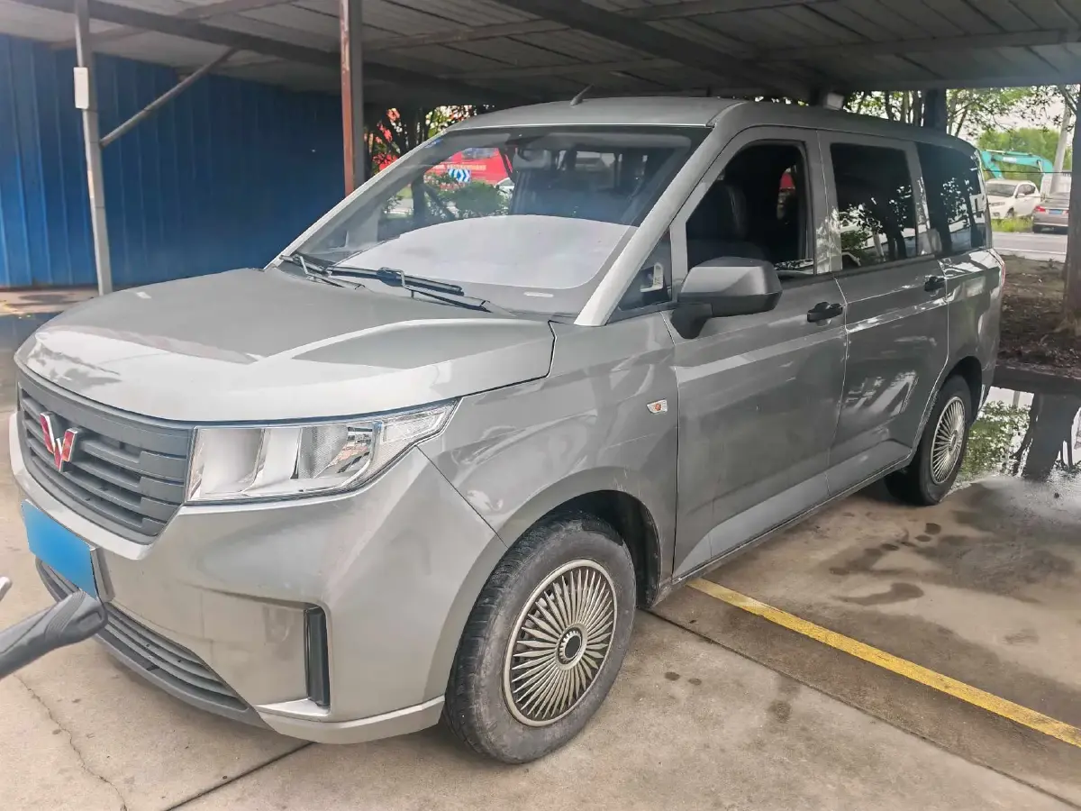 2021 WuLing HongGuang Plus 1.5T 147HP L4 6MT