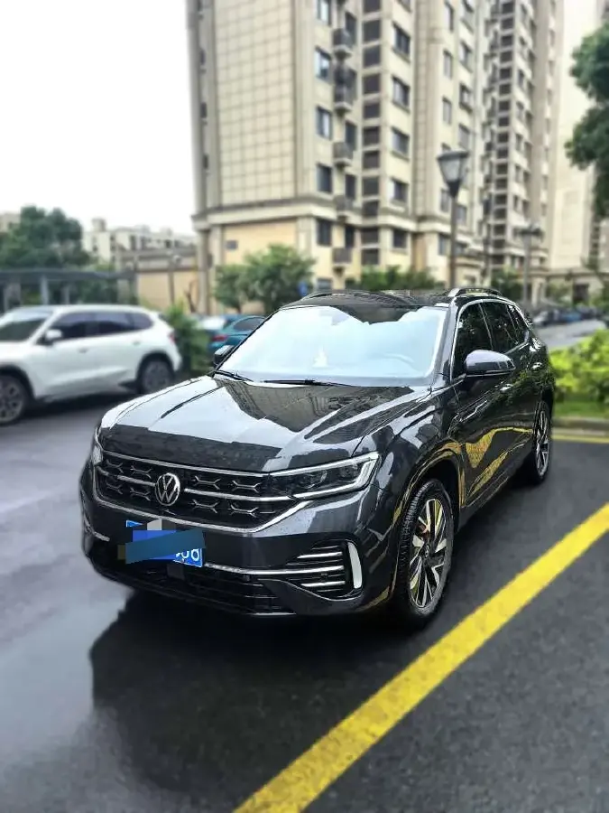 2024 Volkswagen Tayron 2.0T 220HP L4 7DCT