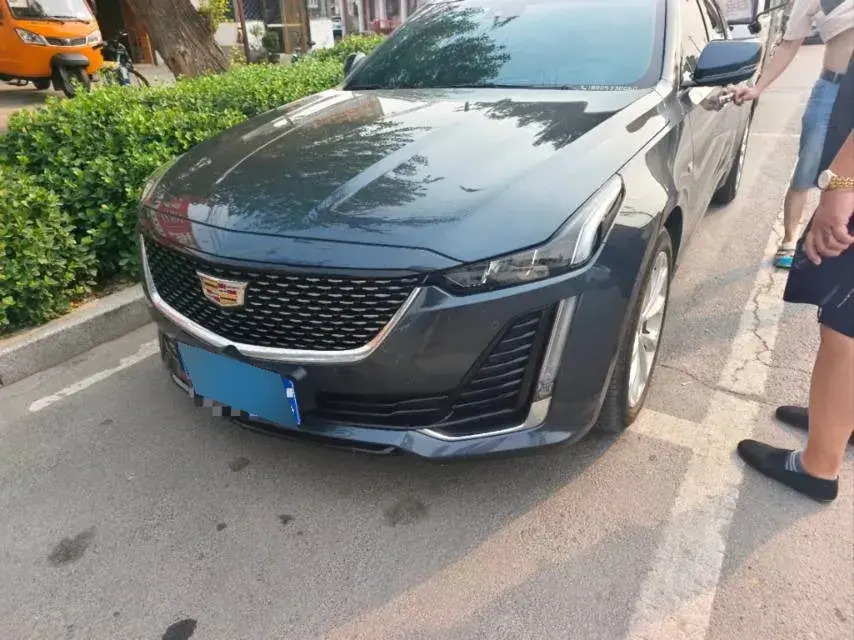 2022 Cadillac CT5 2.0T 237HP L4 10AT