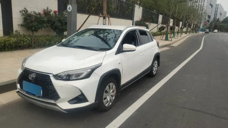 2022 Toyota Yaris L 1.5L 112HP L4 CVT