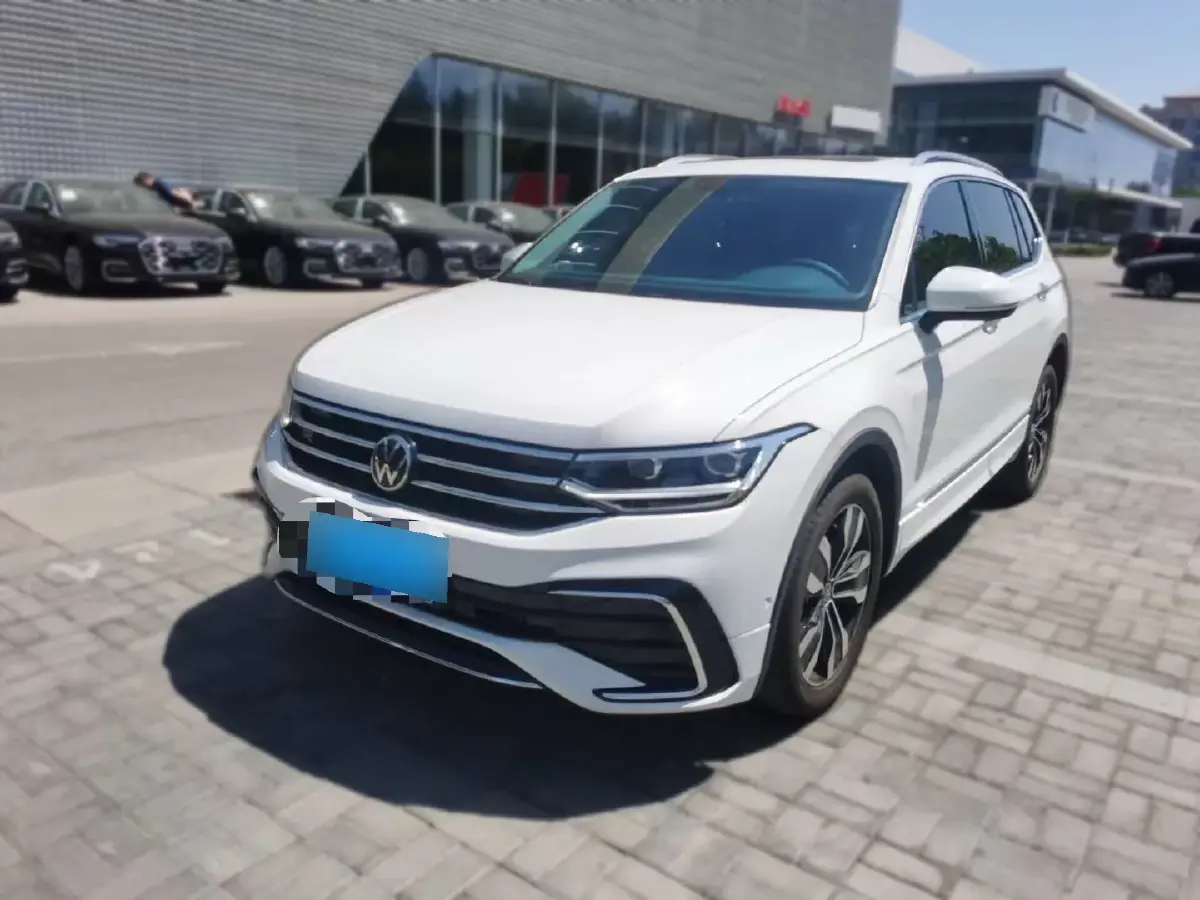 2024 Volkswagen Tiguan L 2.0T 186HP L4 7DCT