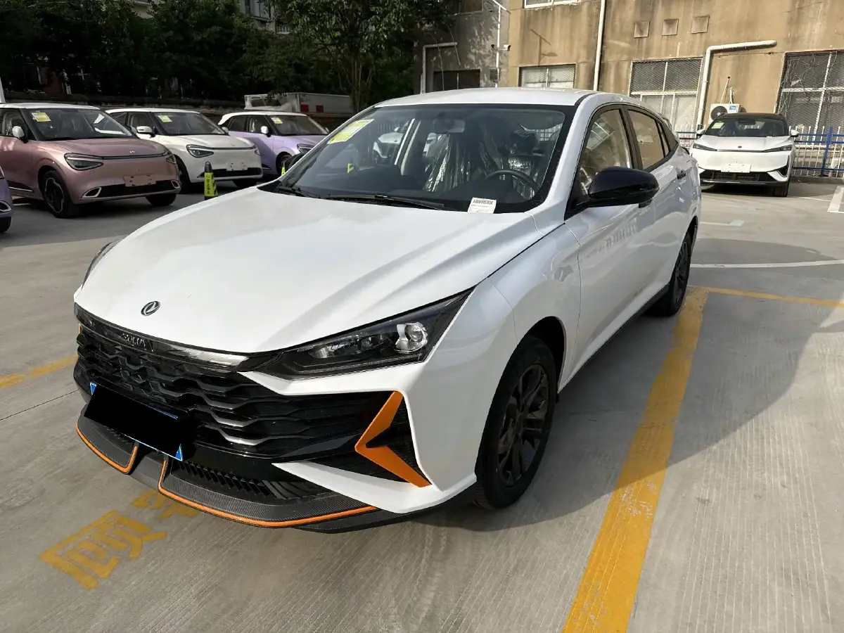 2025 DongFeng Aeolus YiXuan 1.5L 125HP L4 6DCT