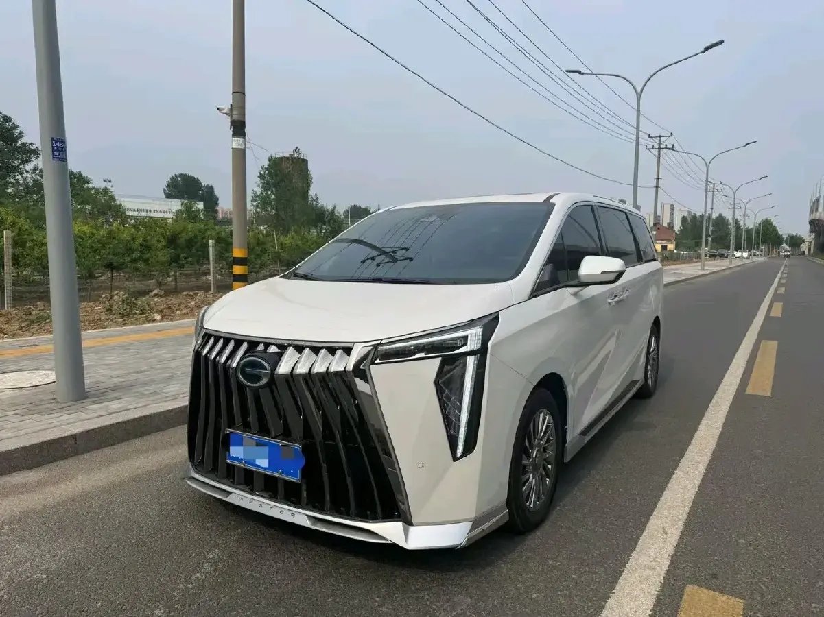 2025 GAC Trumpchi M8 2.0T 190HP L4 2DHT Hybrid