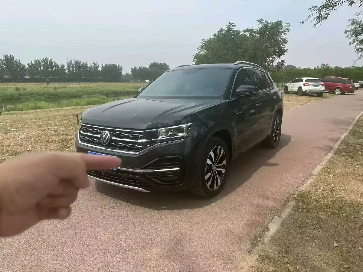 2021 Volkswagen Tayron 2.0T 220HP L4 7DCT