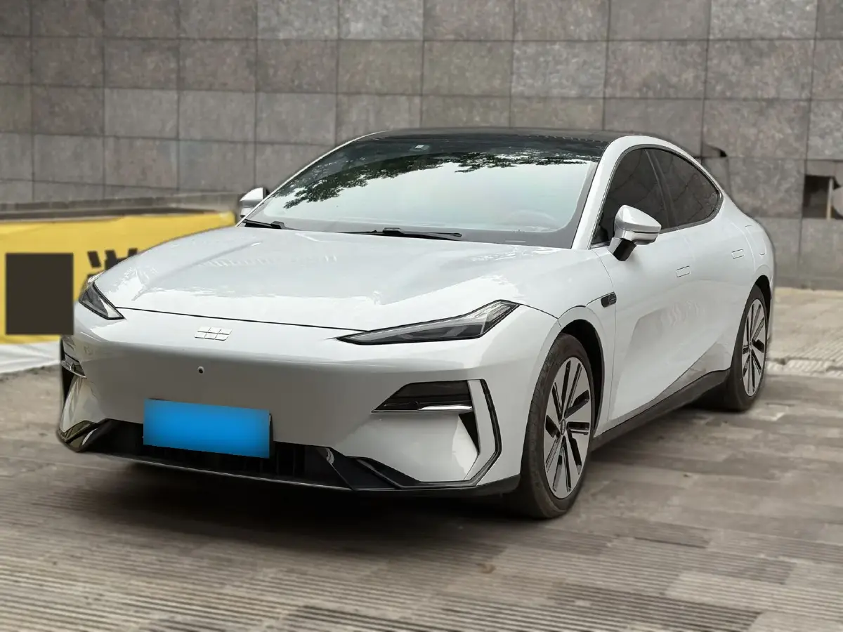 2024 Geely Galaxy E8 BEV 62KWH