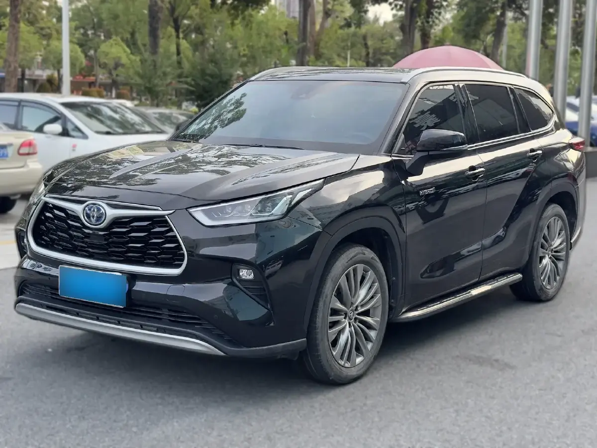 2022 Toyota Highlander 2.5L 192HP L4 E-CVT Hybrid