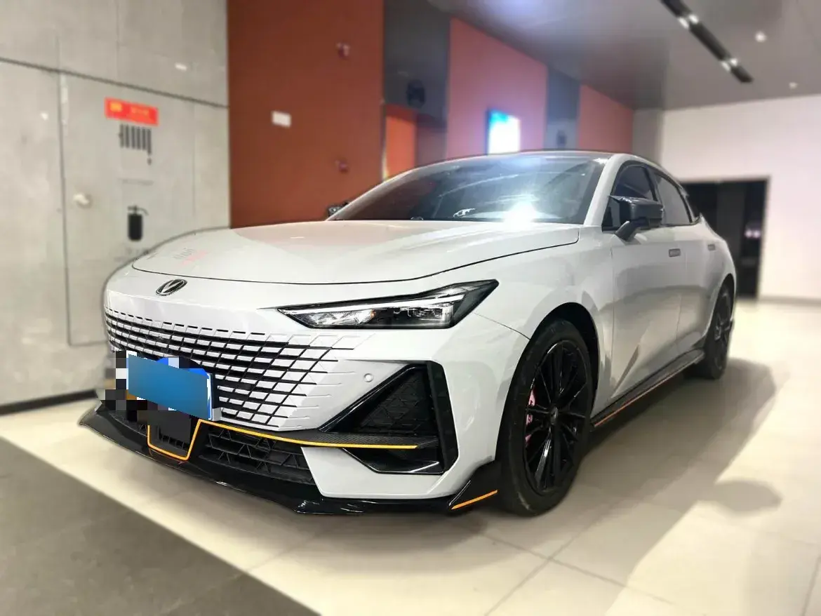 2022 ChangAn UNI-V 1.5T 188HP L4 7DCT