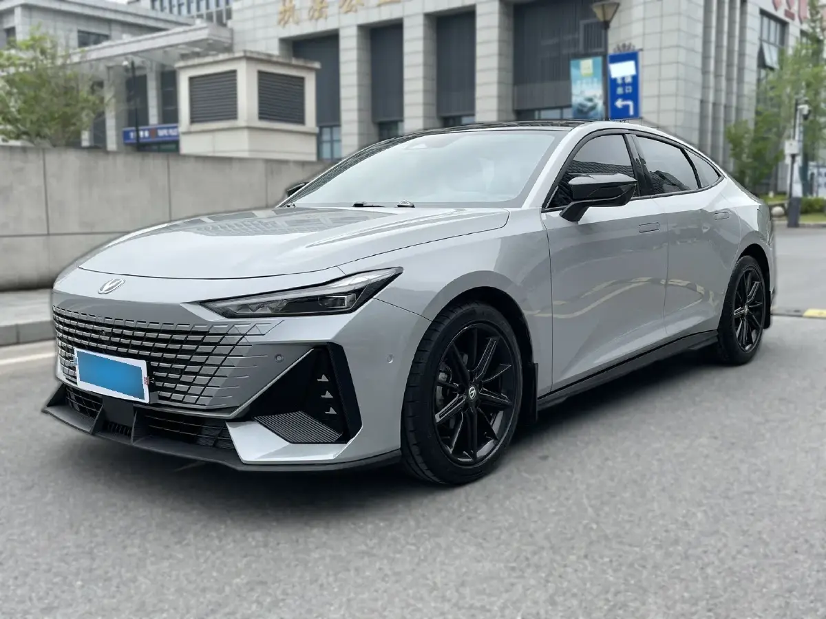 2022 ChangAn UNI-V 1.5T 188HP L4 7DCT