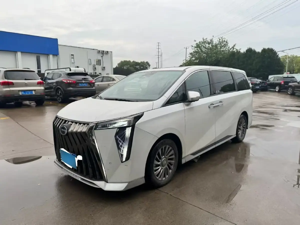 2023 GAC Trumpchi M8 2.0T 190HP L4 E-CVT Hybrid