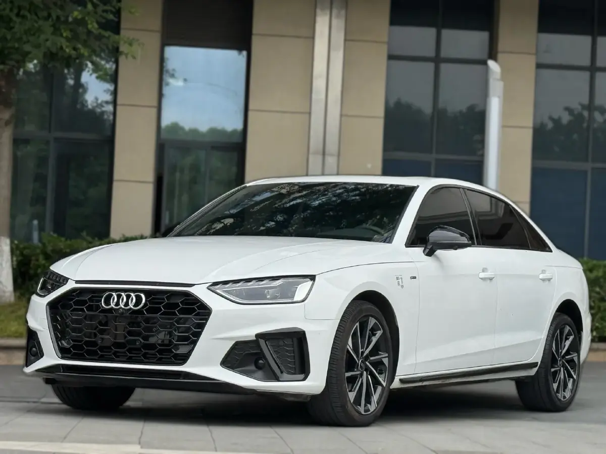 2023 Audi A4L 2.0T 190HP L4 7DCT