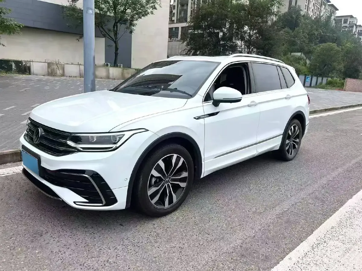 2024 Volkswagen Tiguan L 2.0T 186HP L4 7DCT