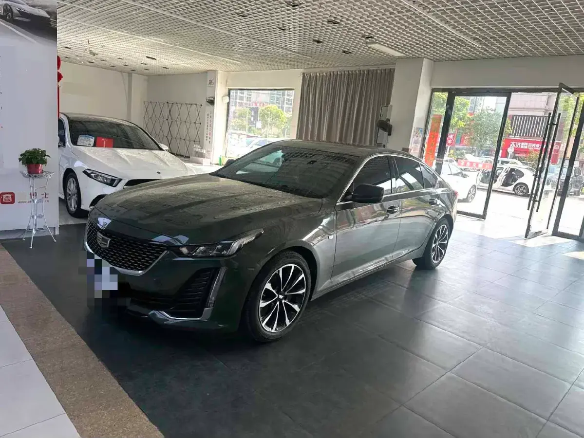 2022 Cadillac CT5 2.0T 237HP L4 10AT