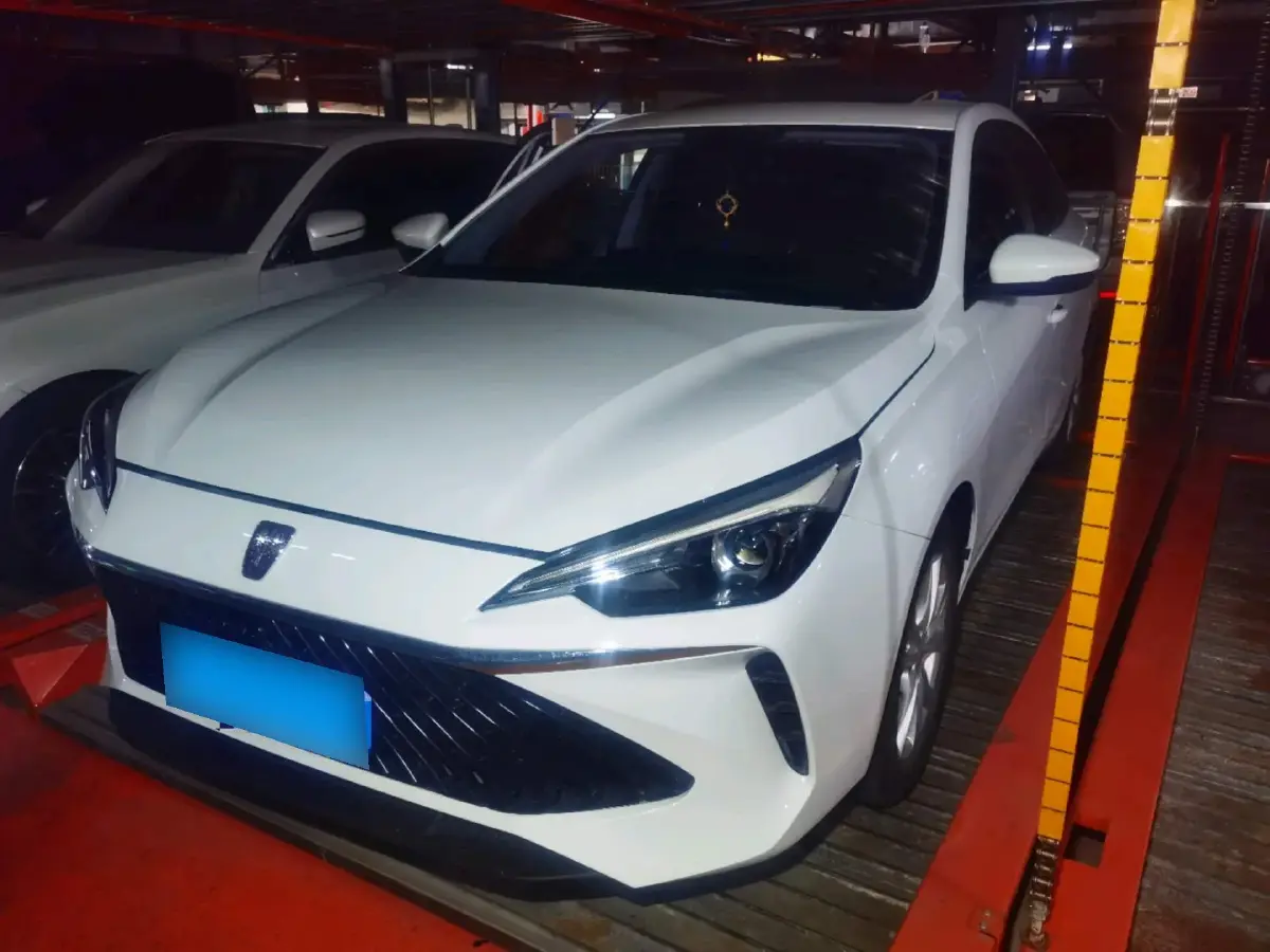 2023 Roewe i5 1.5L 129HP L4 CVT