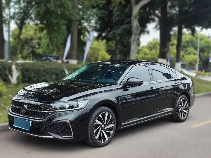 2022 Volkswagen Passat 2.0T 186HP L4 7DCT