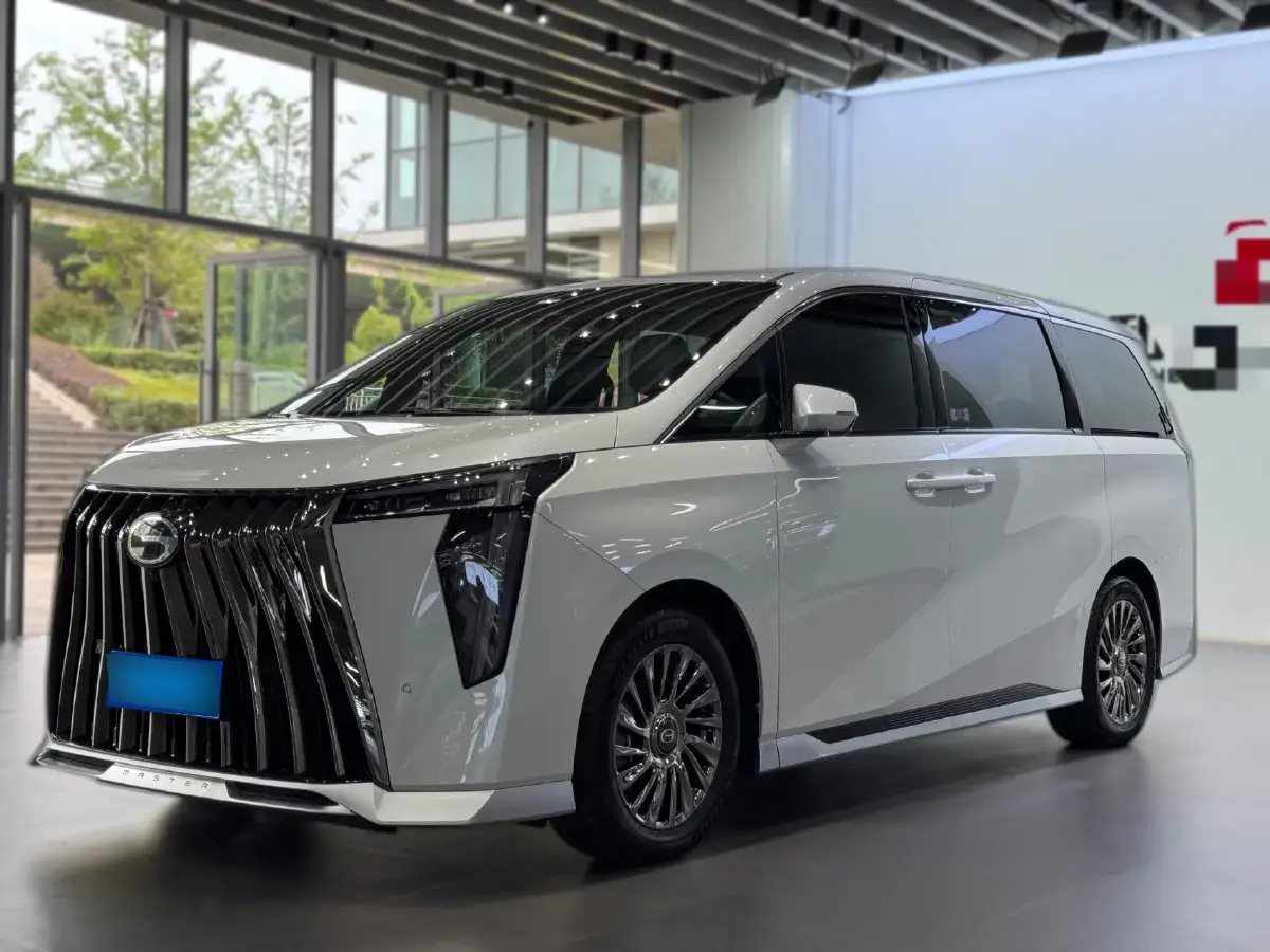 2023 GAC Trumpchi M8 2.0T 190HP L4 E-CVT Hybrid