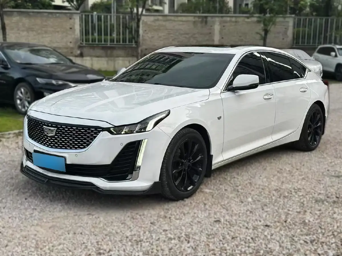 2022 Cadillac CT5 2.0T 237HP L4 10AT