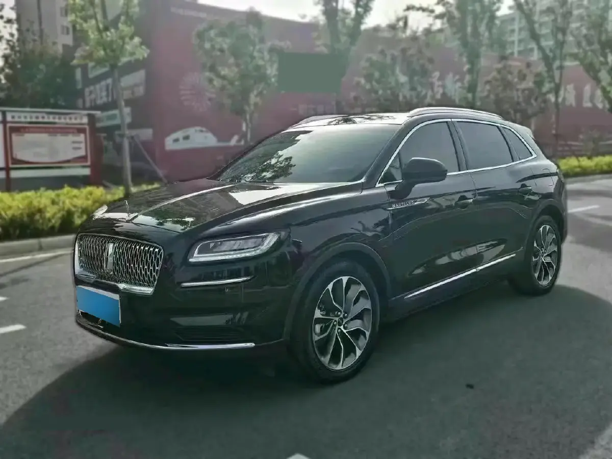 2021 Lincoln Nautilus 2.0T 245HP L4 8AT