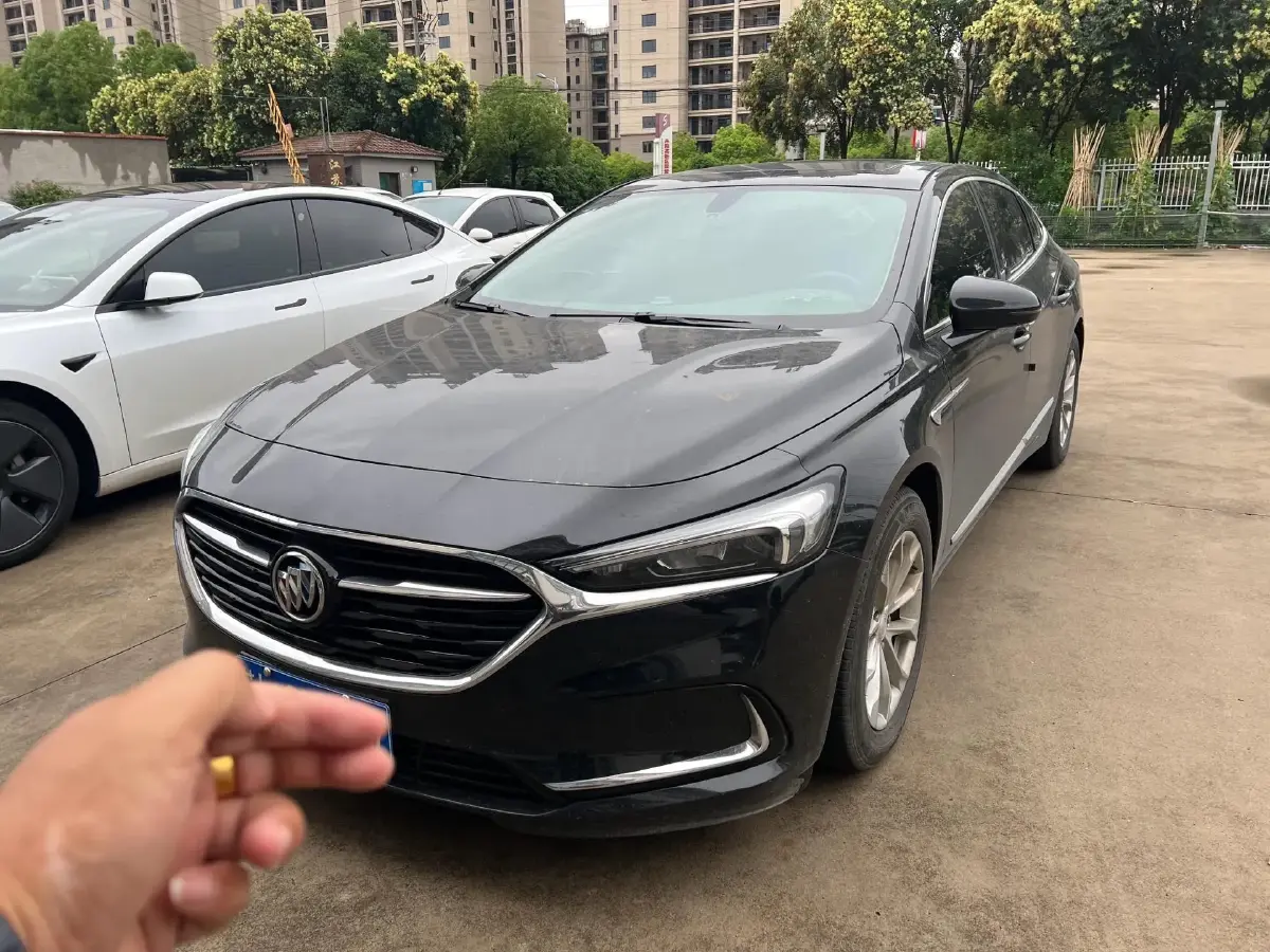 2022 Buick Larcosse 1.5T 169HP L4 9AT