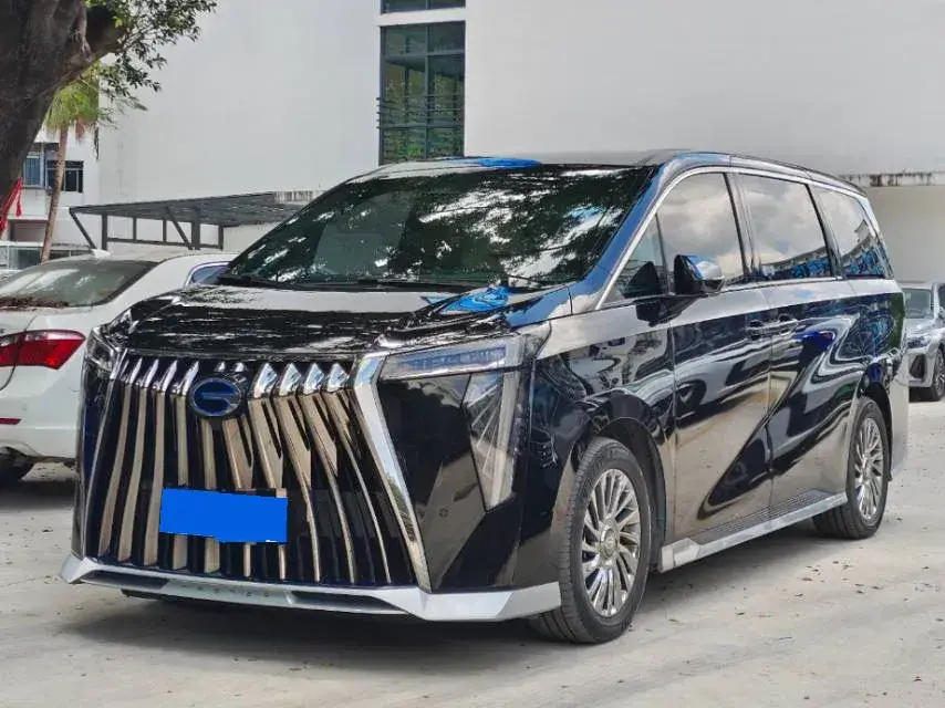 2023 GAC Trumpchi M8 2.0T 190HP L4 E-CVT Hybrid