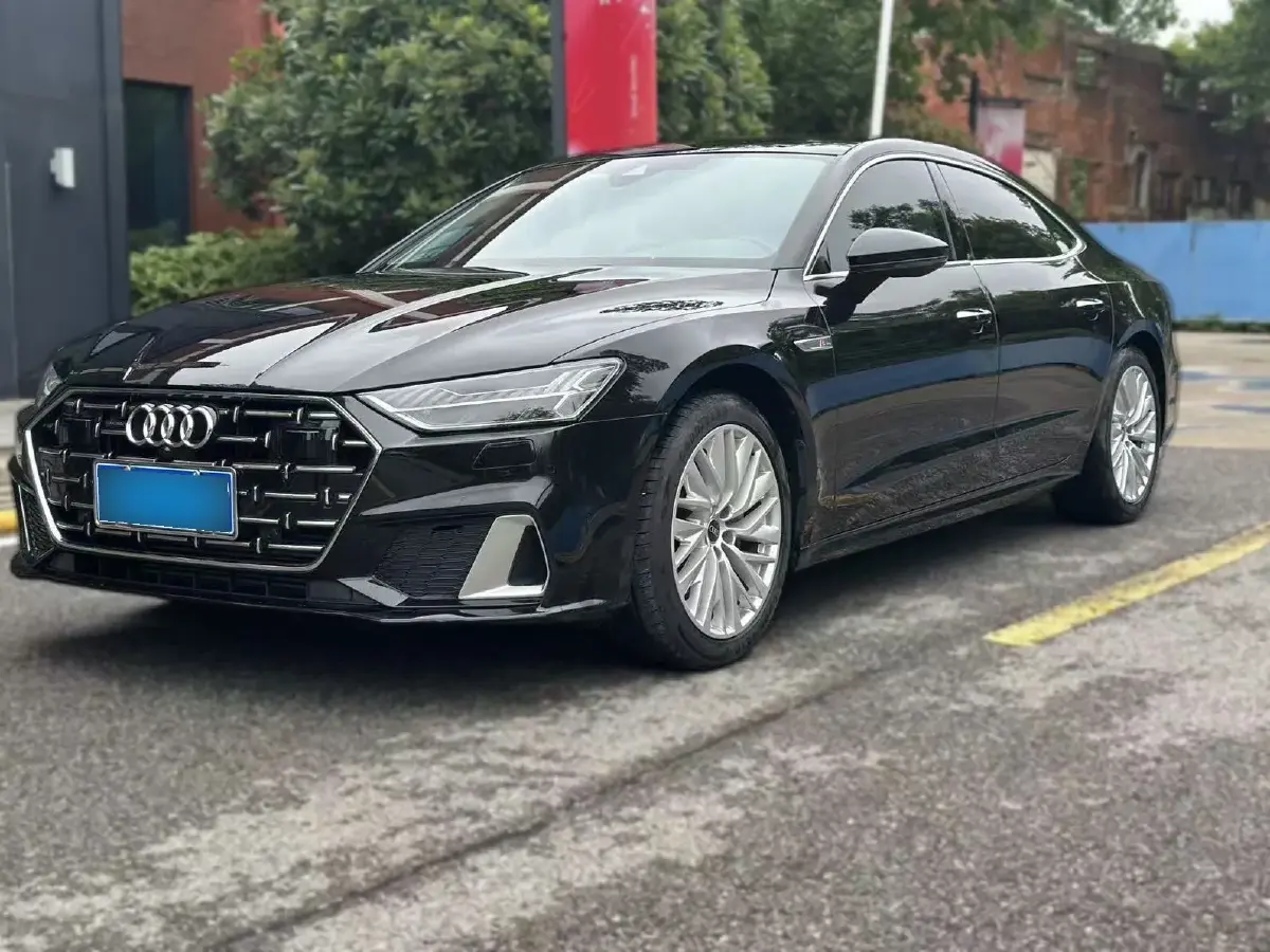 2024 Audi A7L 2.0T 245HP L4 7DCT