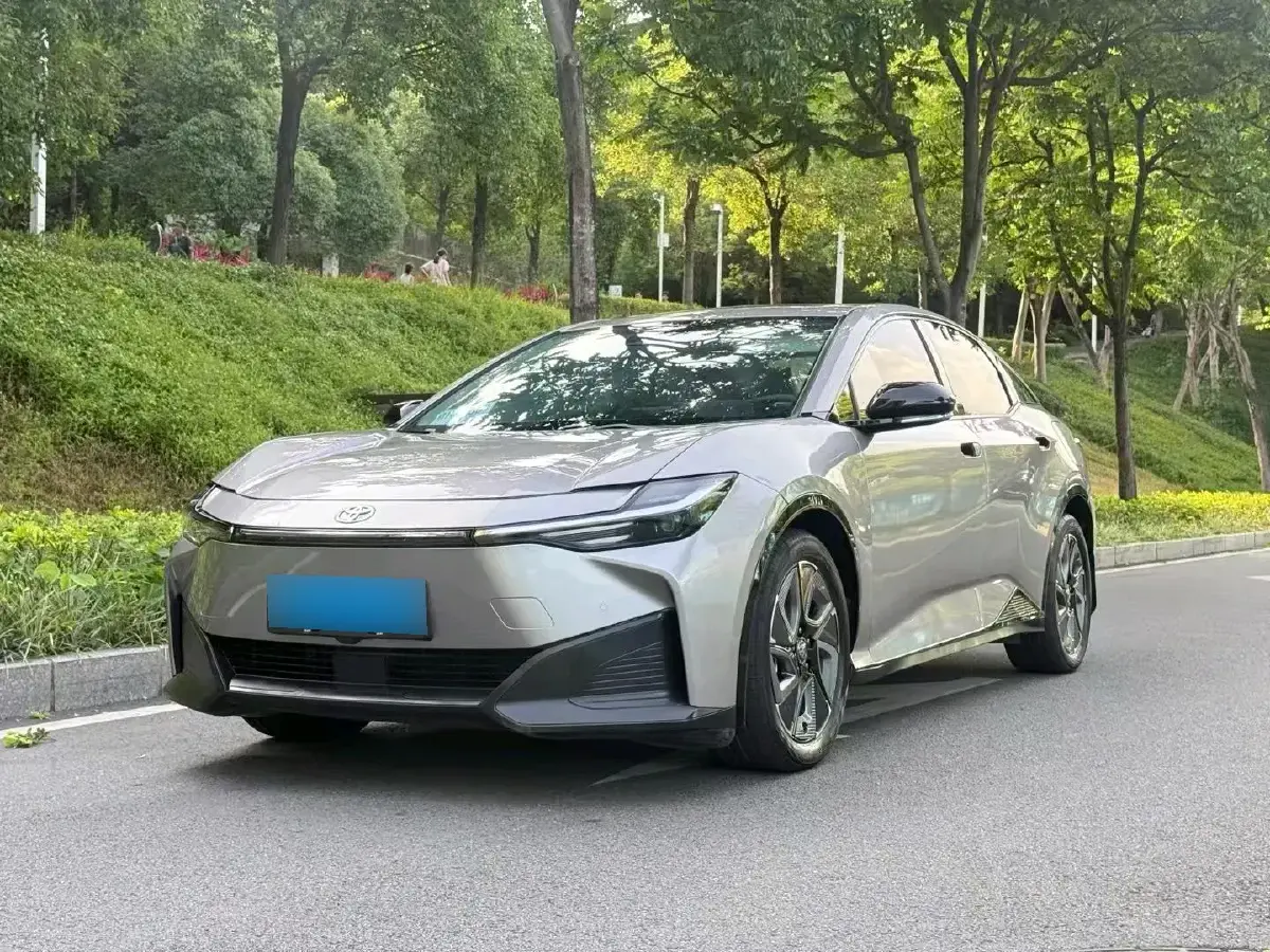 2024 Toyota bZ3 BEV 49.92KWH