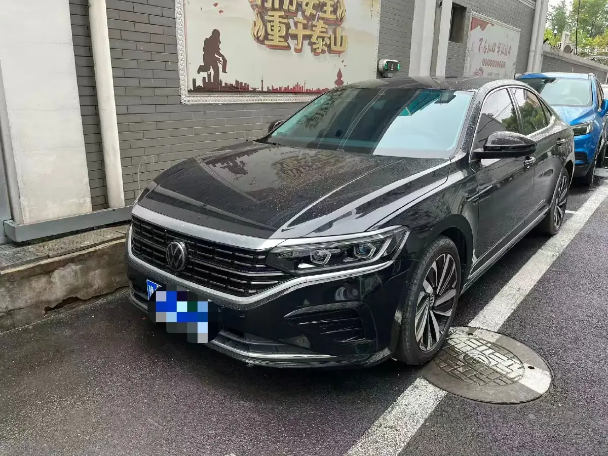2023 Volkswagen Passat 2.0T 186HP L4 7DCT
