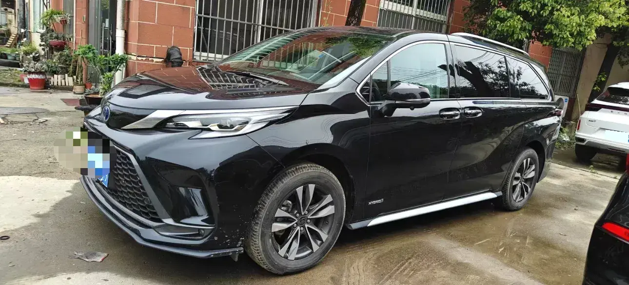 2022 Toyota Granvia 2.5L 192HP L4 E-CVT Hybrid