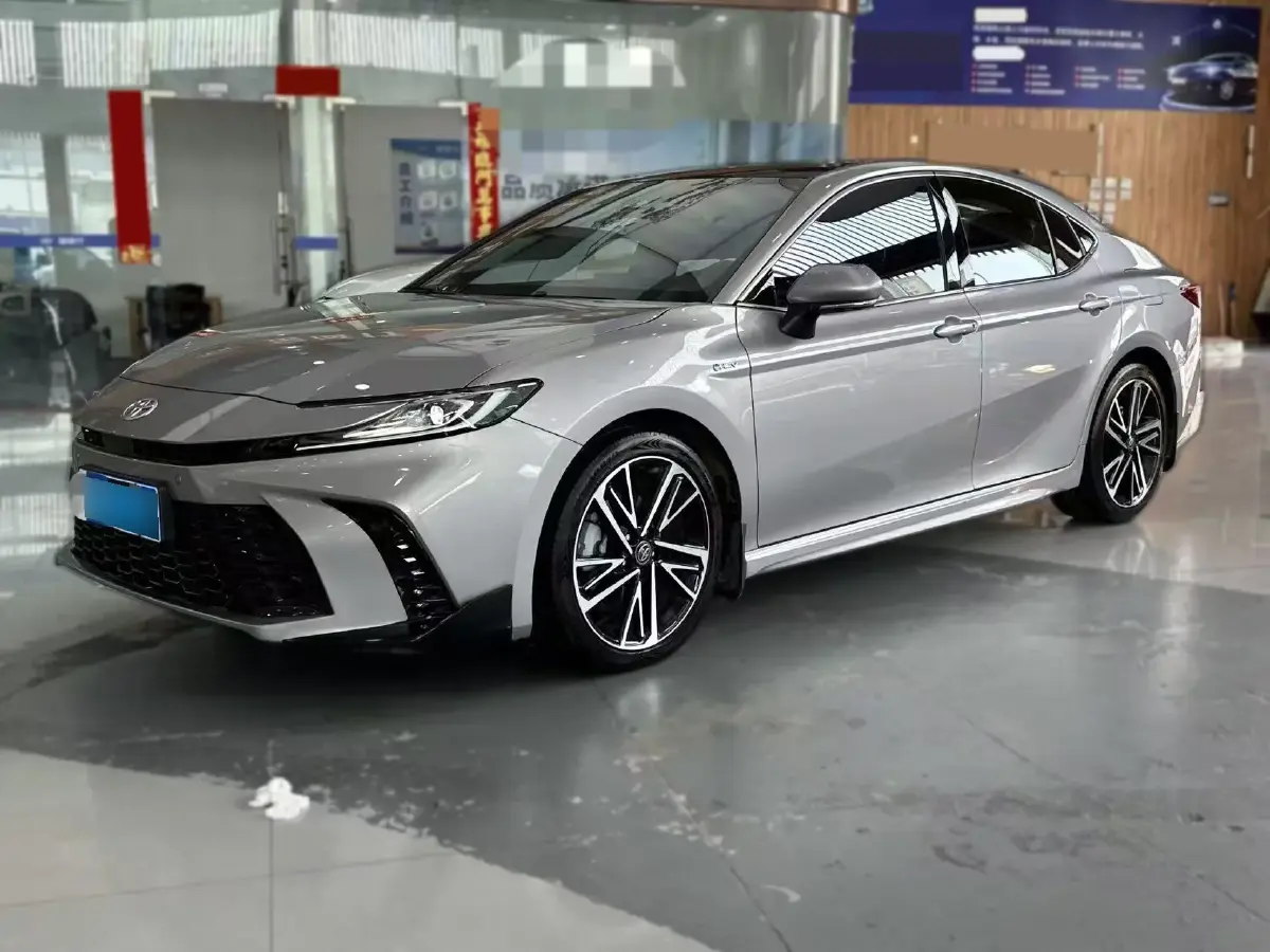 2024 Toyota Camry 2.0L 152HP L4 E-CVT Hybrid