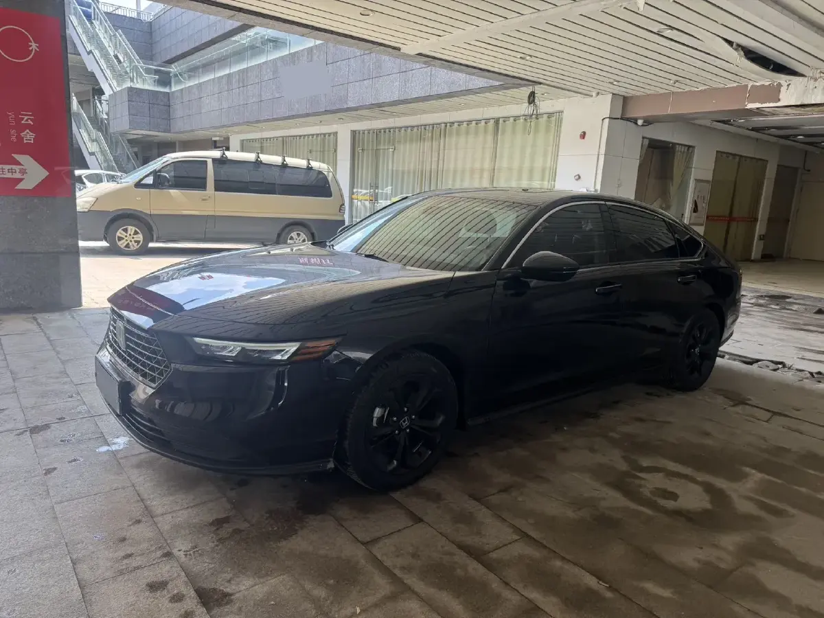 2025 Honda Accord 1.5T 192HP L4 CVT