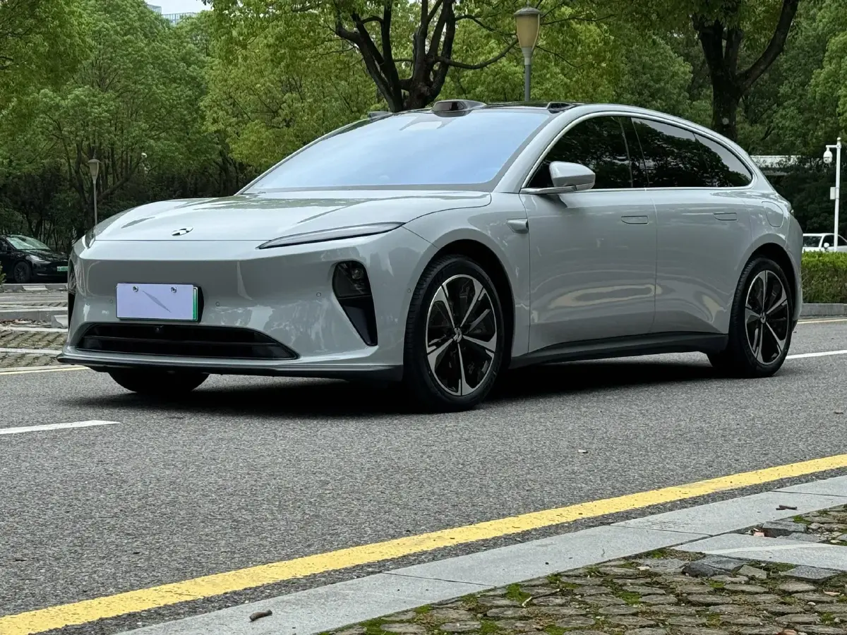 2023 NIO ET5T BEV 75KWH