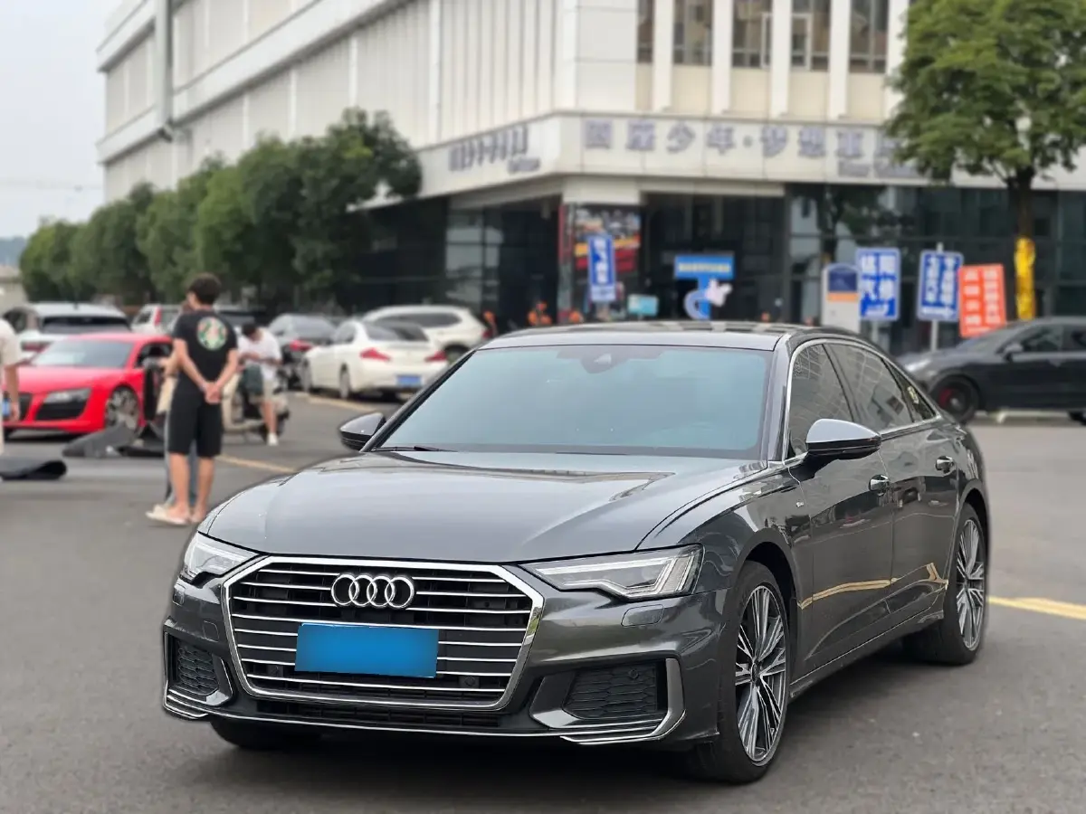 2022 Audi A6L 2.0T 224HP L4 7DCT