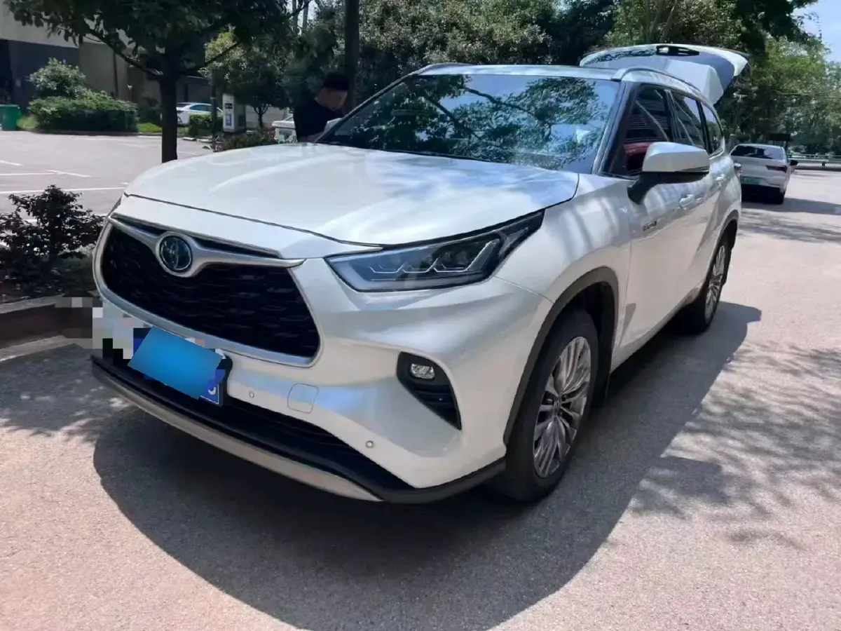 2022 Toyota Highlander 2.5L 192HP L4 E-CVT Hybrid