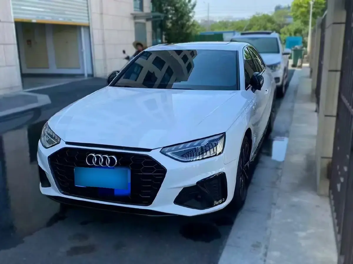 2023 Audi A4L 2.0T 190HP L4 7DCT