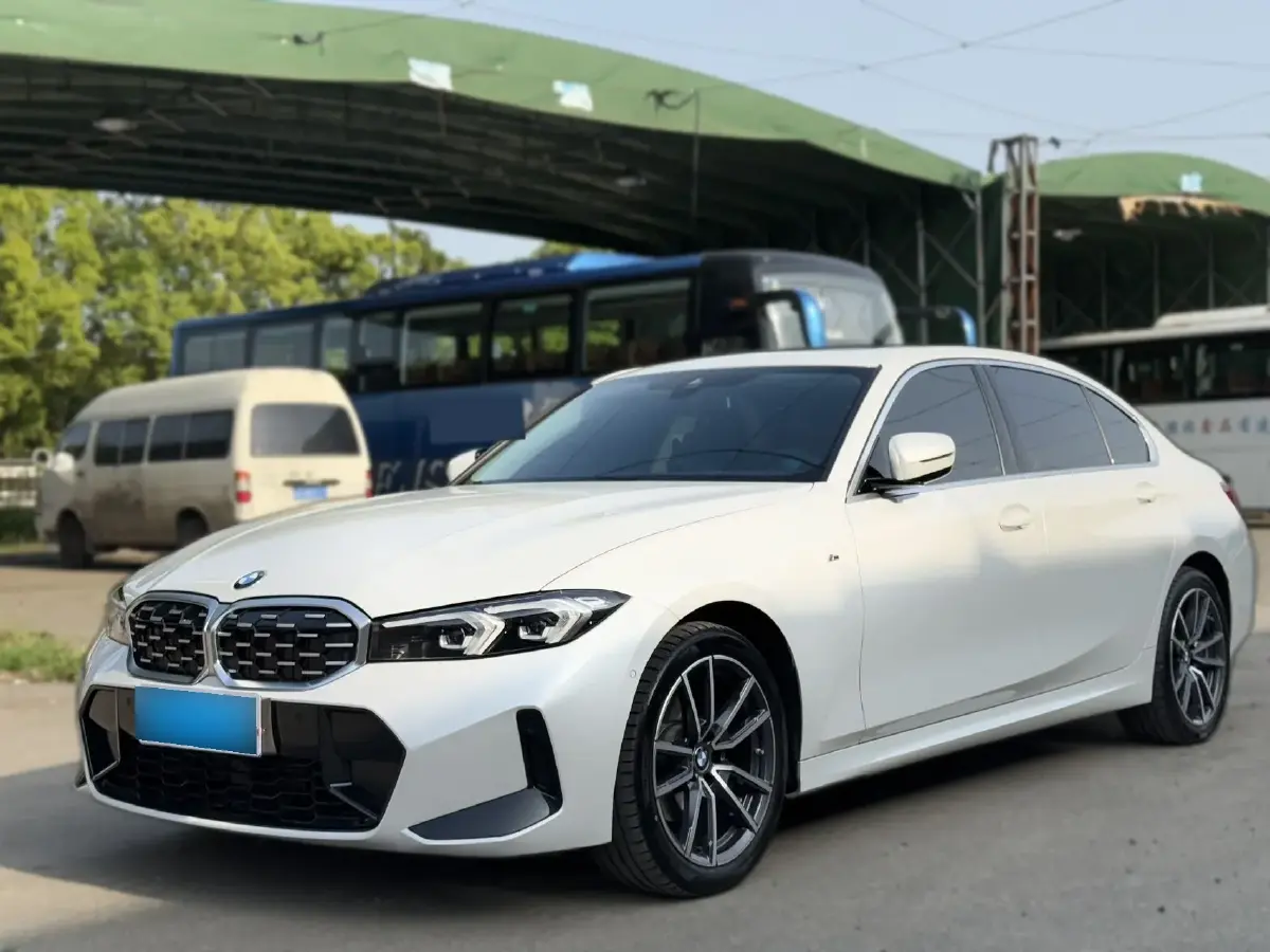 2024 BMW 3 Series 2.0T 184HP L4 8AT