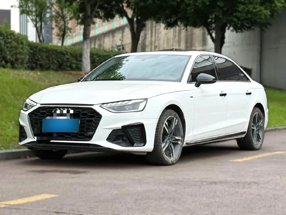 2023 Audi A4L 2.0T 190HP L4 7DCT