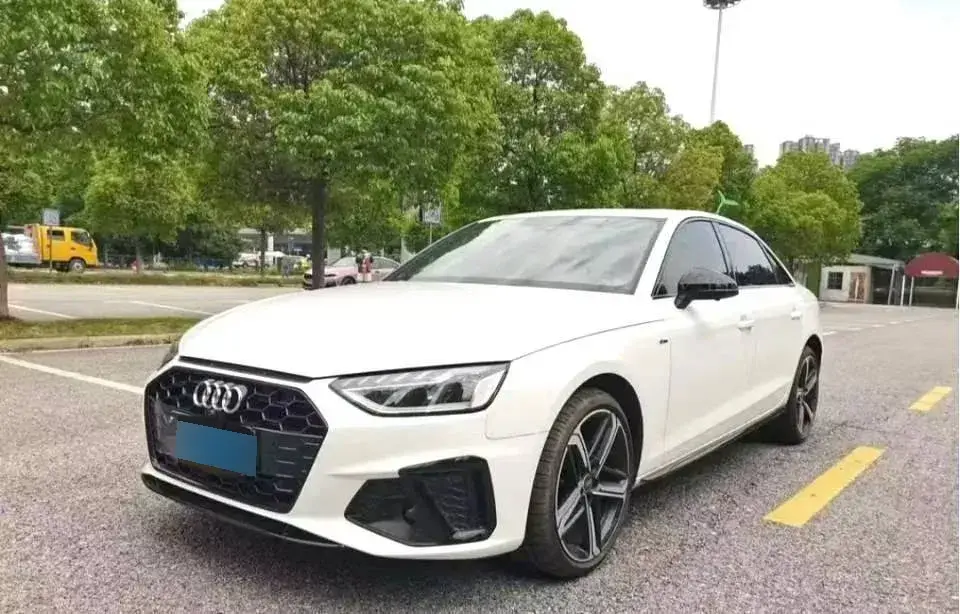 2024 Audi A4L 2.0T 190HP L4 7DCT