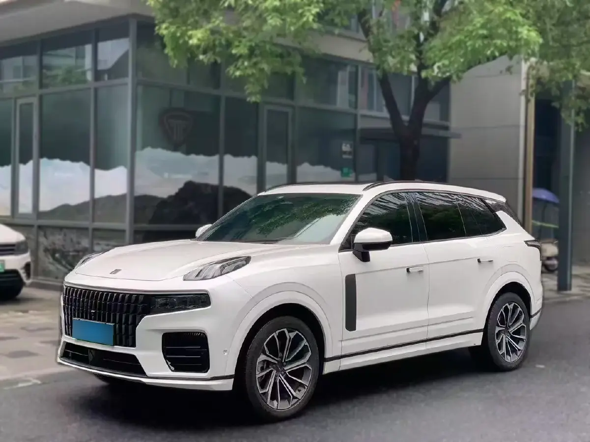 2023 LYNK&CO 09 EM-P 2.0T 254HP L4 3DHT PHEV 40.1KWH