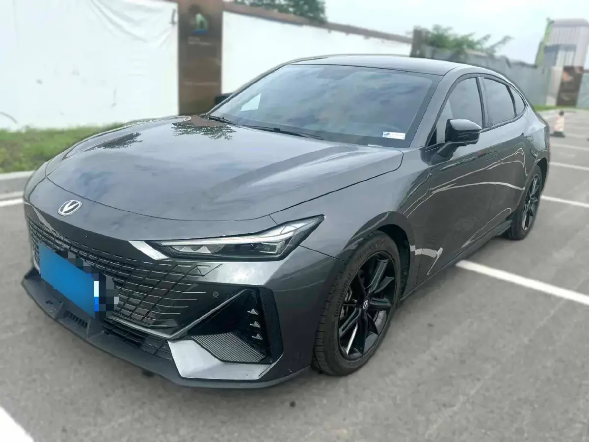 2022 ChangAn UNI-V 1.5T 188HP L4 7DCT