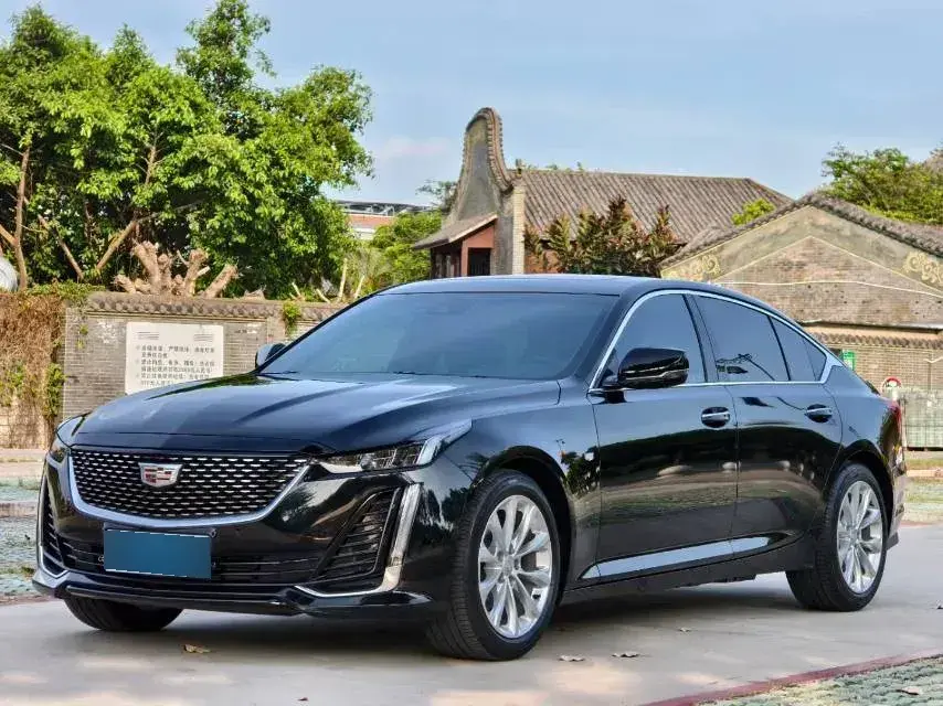 2023 Cadillac CT5 2.0T 237HP L4 10AT