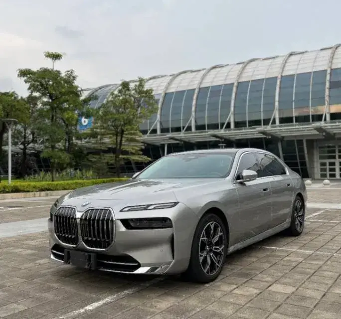 2023 BMW 7 Series 3.0T 272HP L6 8AT