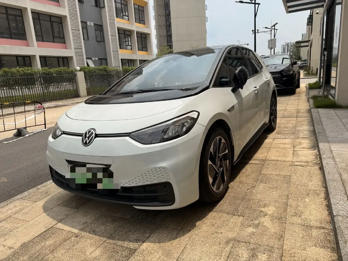 2023 Volkswagen ID.3 BEV 52.8KWH