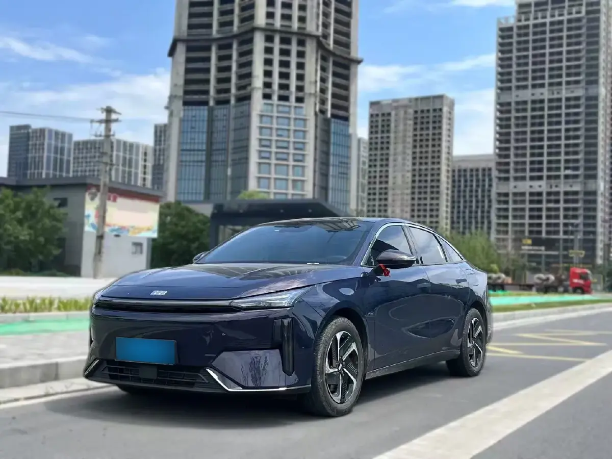 2023 Geely Galaxy L6 1.5T 163HP L4 3DHT PHEV