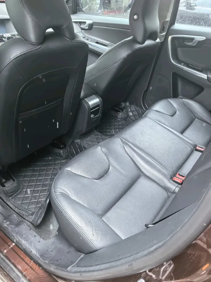 2016 Volvo XC60 2.0T 245HP L4 8AT,autocango,china used car exporter,china ev exporter,chinese used car exporter,chinese used ev exporter