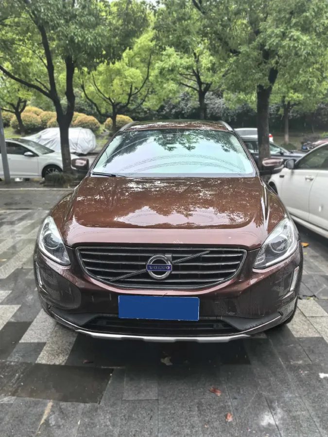 2016 Volvo XC60 2.0T 245HP L4 8AT,autocango,china used car exporter,china ev exporter,chinese used car exporter,chinese used ev exporter