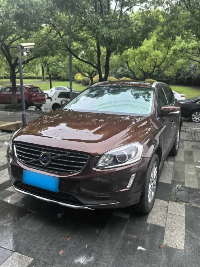 2016 Volvo XC60 2.0T 245HP L4 8AT,autocango,china used car exporter,china ev exporter,chinese used car exporter,chinese used ev exporter