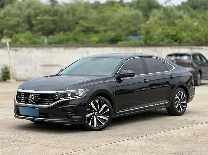 2022 Volkswagen Passat 2.0T 186HP L4 7DCT