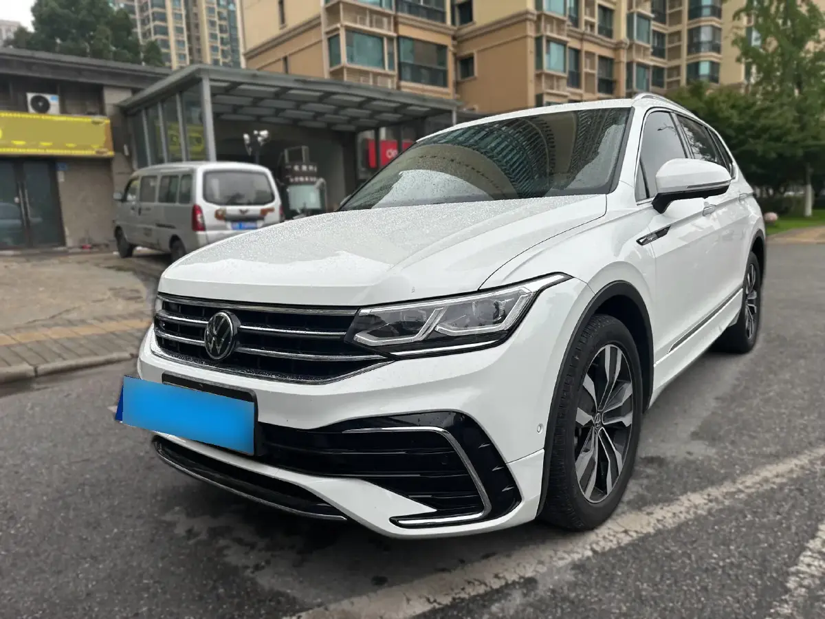 2023 Volkswagen Tiguan L 2.0T 186HP L4 7DCT
