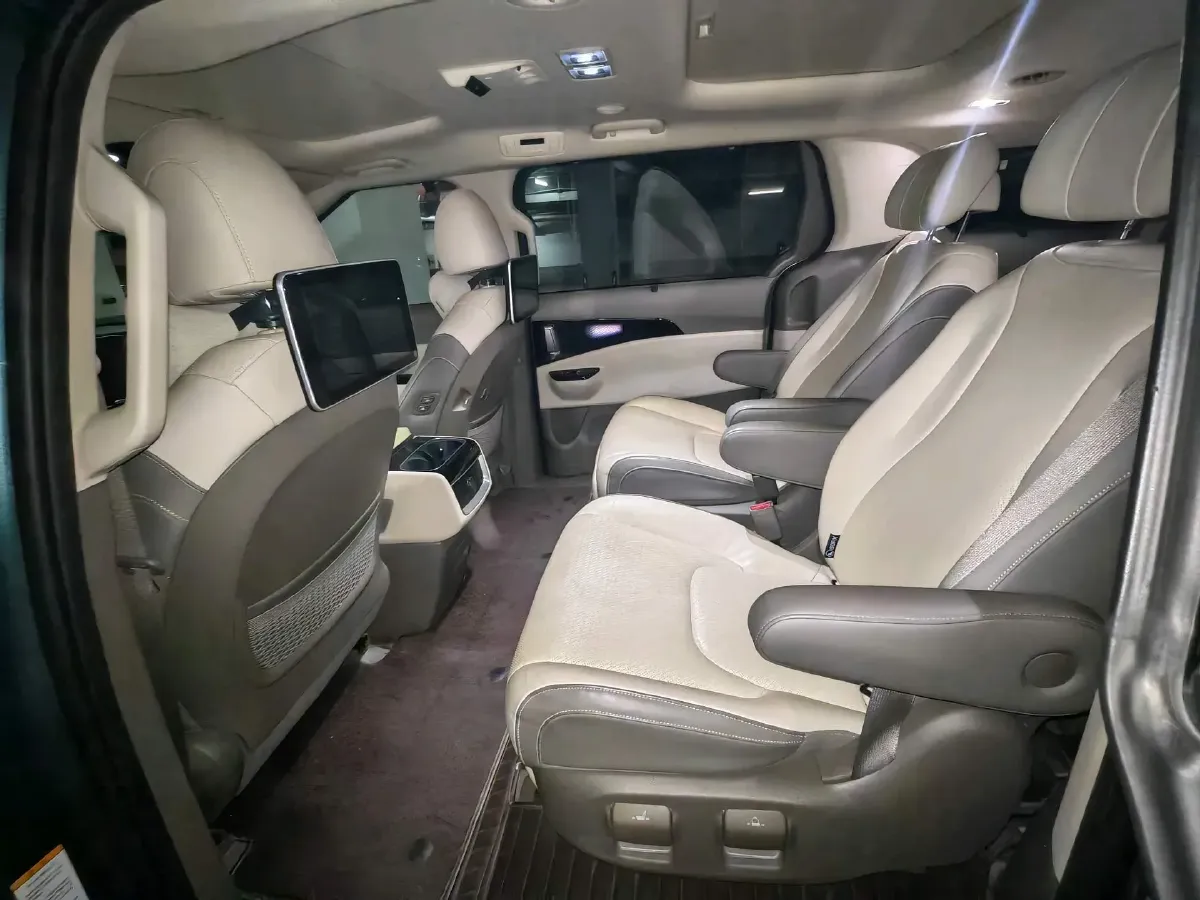 2021 Kia Carnival 2.0T 233HP L4 8AT,autocango,china used car exporter,china ev exporter,chinese used car exporter,chinese used ev exporter